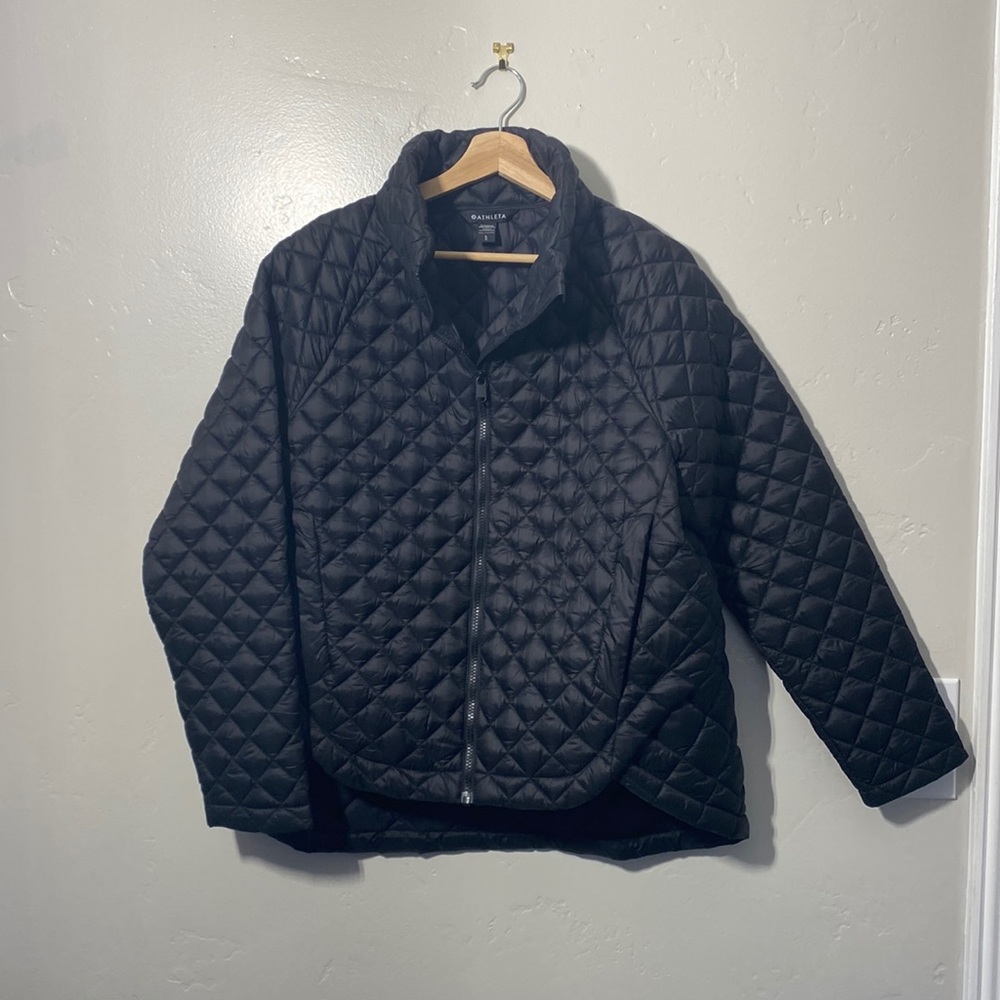 NWOT black Athleta Whisper Featherless Puffer Jacket. Size L.